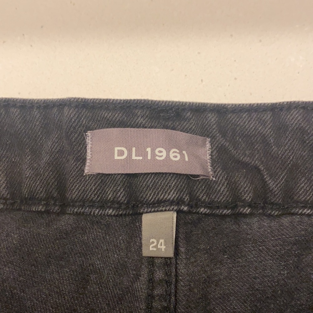 DL1961 Cleo High Rise Short - Picture 3 of 3